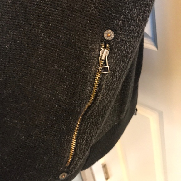 Men’s Guess Black Cardigan Sweater. M. - Picture 2 of 4